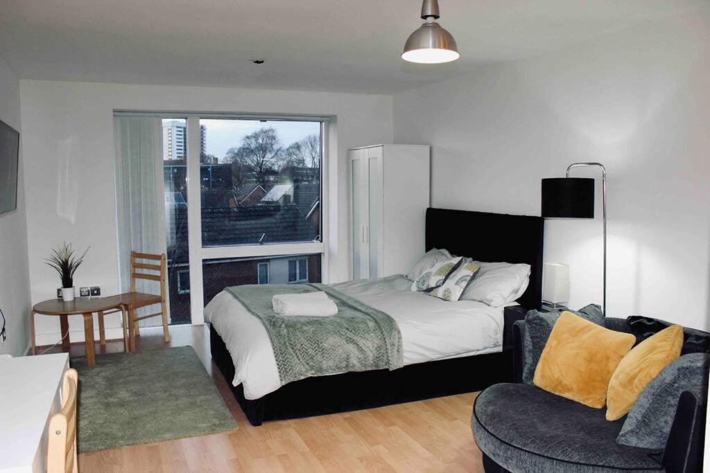 Modern City Central Studio Apt เบอร์มิงแฮม ภายนอก รูปภาพ